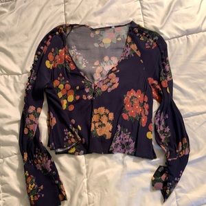 Zara viscose cropped log sleeved blouse. Size S